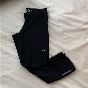 Nike, Calf-Length Black Leggings